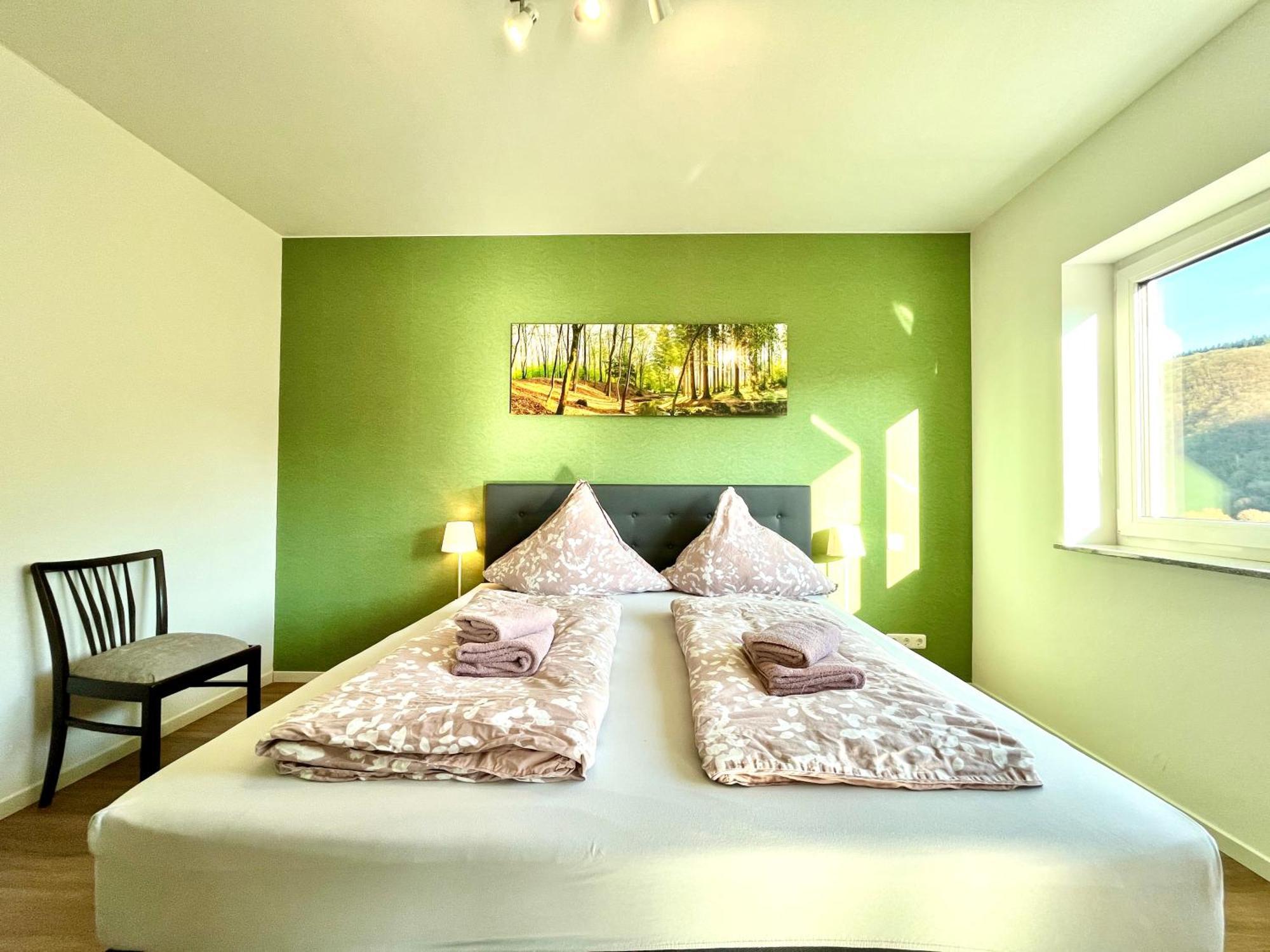 Ferienwohnung Moseltraum, 1-6 Pers, Mit 3 Schlafzimmer Und Panoramabalkon Müden المظهر الخارجي الصورة