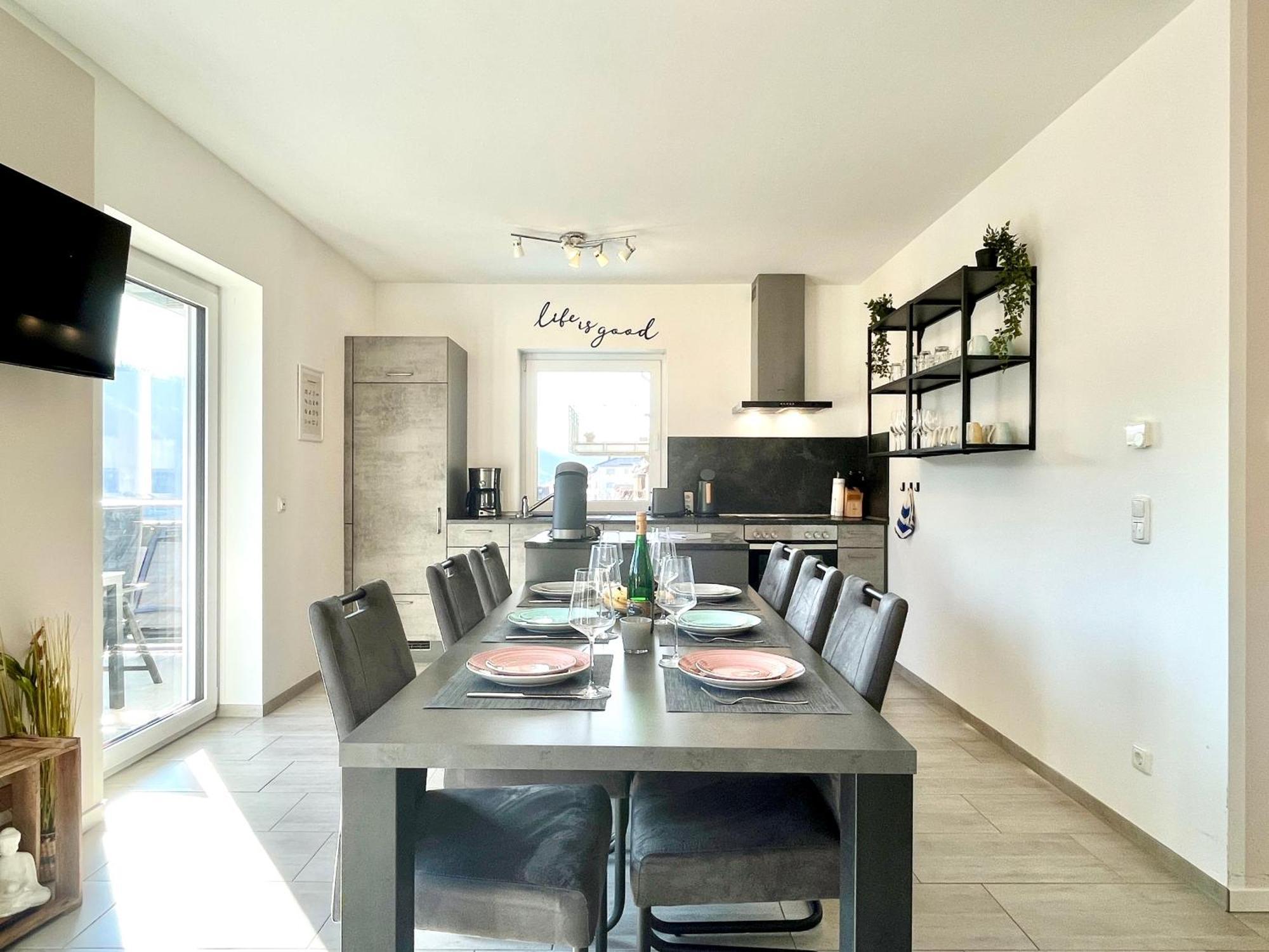 Ferienwohnung Moseltraum, 1-6 Pers, Mit 3 Schlafzimmer Und Panoramabalkon Müden المظهر الخارجي الصورة